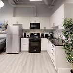 Bachelor Apartment In Downtown