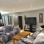 Lovely Guest Entire Apartment Minutes From Ottawa Airport