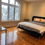 Manotick Villa