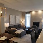 Lovely Townhouse For Short-Term Stay