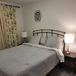 Lovely Townhouse For Short-Term Stay