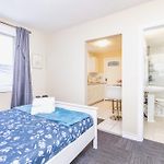 1Br Apartment In Chinatown - Pet-Friendly