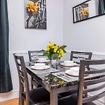 Pet-Friendly Apartment - Steps To Rideau Centre