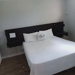 The Basement By The Side Door Guest House
