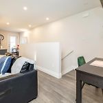 Pet-Friendly 2Br Condo - Near University
