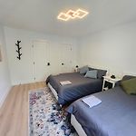 Jstlikehome - Serenity Suites & Guesthouse