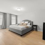 Bliss Modern Luxury 3Bed Entire Townhome Plus Free Parking