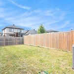 Luxurious Tastefully Furnished 3 Bedroom Home In Ottawa