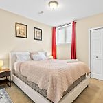 Simplylovely Modern Condo Near Downtown Ottawa With Free Parking And Patio