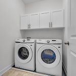 Modern 4Br Executive Home Near Airport And Downtown