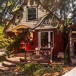 Bright Room In Beautiful Old Ottawa East