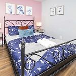Urban 1Br Gem With Kitchen, Smart Tv & Workspace