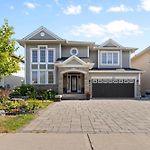 Maple Heights - Stunning Home In West Ottawa