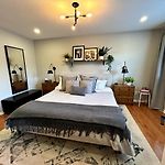Large 4Bd Home In Orleans With Pool
