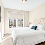 Modern 4Br Ottawa Townhouse Free Parking