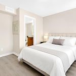 Modern 4Br Ottawa Townhouse Free Parking