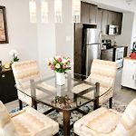 Modern 4Br Ottawa Townhouse Free Parking