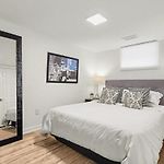 Stylish 2Br Apt With Private Yard