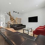 Modern Spacious 3Br Home With Free Parking And Wi-Fi