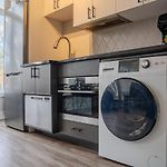 Modern Open-Concept Studio Minutes To Dt Ottawa
