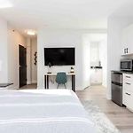 Spacious Studio Best Location To Explore Ottawa