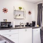 Modern Queen Apartment - Steps From Little Italy