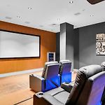 Executive Condo With Parking Dt Ottawa