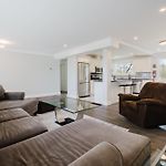 Beautiful Single Family Home In Ottawa