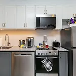Luxury 2Br With King Bed - Steps From Byward Market!