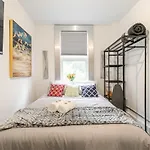 Prime Location - Upscale 1Br Steps From Byward Market!