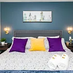Luxury 2Br With King Bed - Steps From Byward Market!