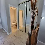 Cozy 3 Bedroom Town House 20 Min From Down Town And Airport Apartment