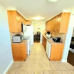 Apartment Cozy 3 Bedroom Town House 20 Min From Down Town And Airport Ottawa