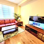3 Bedroom Town House In Ottawa Close To Downtown