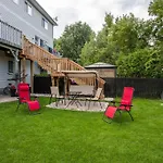 1-Bedroom Suite With Private Kitchen & Bathroom