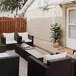 Modern, Luxurious Apartment Near Downtown Ottawa