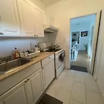 Somerset With Full Kitchen Hotel *