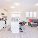 Near Dt Ottawa - Contemporary 3Br Townhouse