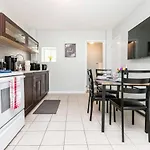 Modern 1Br Units - Prime Location With Netflix