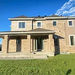 Brand New 3 Bedrooms Villa With Free Parking+Wifi