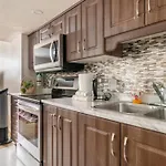 Self Check-in Spacious With Full Kitchen Apartment