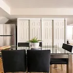 Self Check-In Spacious Apartment With Full Kitchen