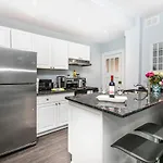 Newly Renovated 2Br Unit - Steps To Little Italy