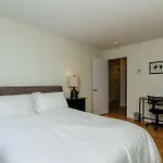 Perfect Location & Luxury 2 Bed Parking Wifi