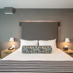 Sandman Signature Ottawa Airport Hotel