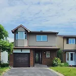 Serene Family Home In The Suburbs Near Dwtn Ottawa