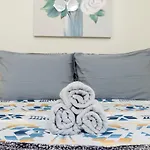 Modern 1Br Apt - King Bed - Mid Chinatown
