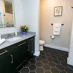 Upscale 1br - King Bed - Near Byward Market Ottawa