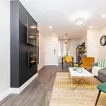 Apartment Upscale 1br - King Bed - Near Byward Market *