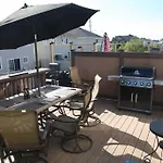 Markg\'S Shack!